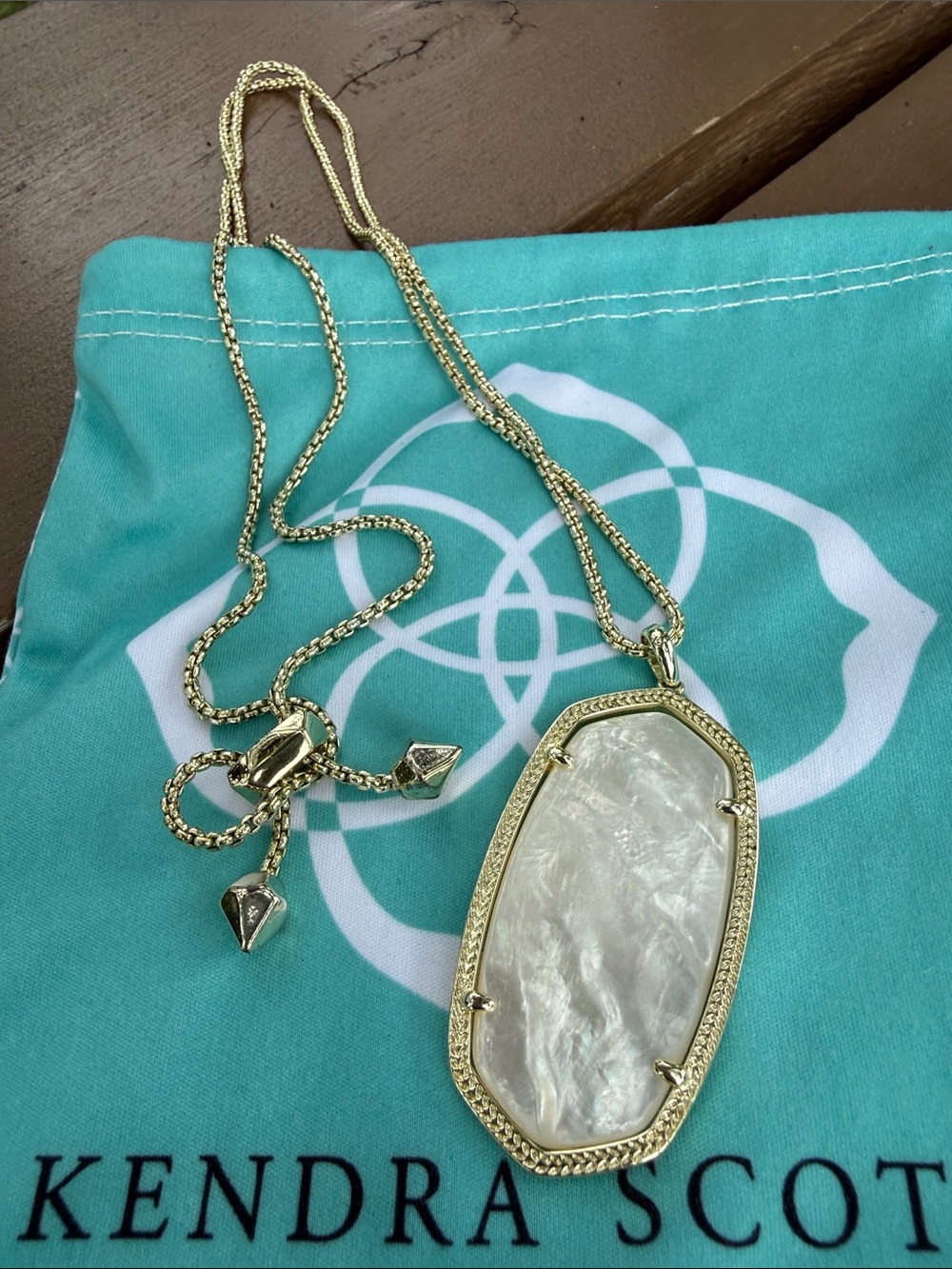 Kendra Scott Gold Necklace with White/Crystal Pendant - Picture 2 of 3